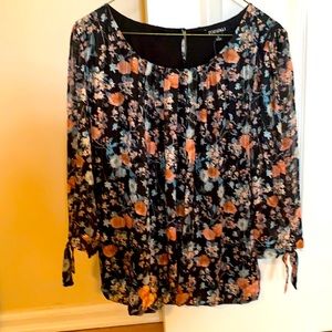 Pretty top for casual wear/work